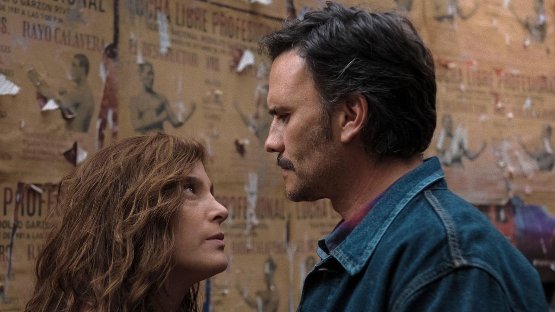 Final explicado de Delírio: Entenda desfecho da série colombiana da Netflix A Netflix continua acertando no lançamento de séries cheias de reviravoltas, tensas e que prendem o assinante do início até o fim. A trama da vez é Delírio, produção colombiana que vem chamando a atenção no catálogo da plataforma de streaming. delírio-netflix.jpg