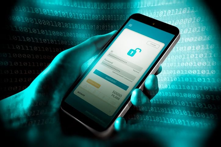 Estudo revela que ataques explorando navegadores de celular estão em alta; como se proteger Os ataques do lado do cliente mirando navegadores de celular estão em alta, trazendo riscos para quem acessa sites WordPress comprometidos. É o que aponta um levantamento feito pela empresa de segurança cibernética c/side, divulgado na última semana. digitando-login-e-senha-no-celular