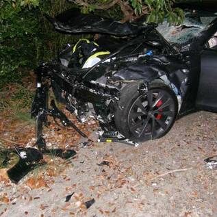 Imagem de Tesla é condenada a pagar R$ 1,34 bilhão por acidente fatal com piloto automático