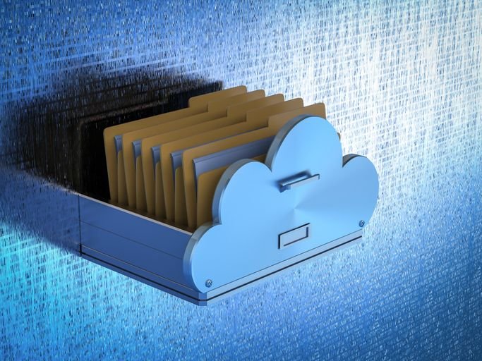 O que acontece com os arquivos quando você cancela a assinatura de um serviço na nuvem? Serviços na nuvem como Google Drive e iCloud oferecem espaço extra para guardar fotos, vídeos, gravações de áudio, documentos e outros tipos de arquivos mediante pagamento de uma assinatura mensal. Dessa forma, é comum ter enormes quantidades de dados armazenadas online. pastas-de-arquivos-guardadas-na-nuvem