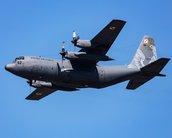 C-130 Hércules: conheça a maior aeronave que já pousou em um porta-aviões