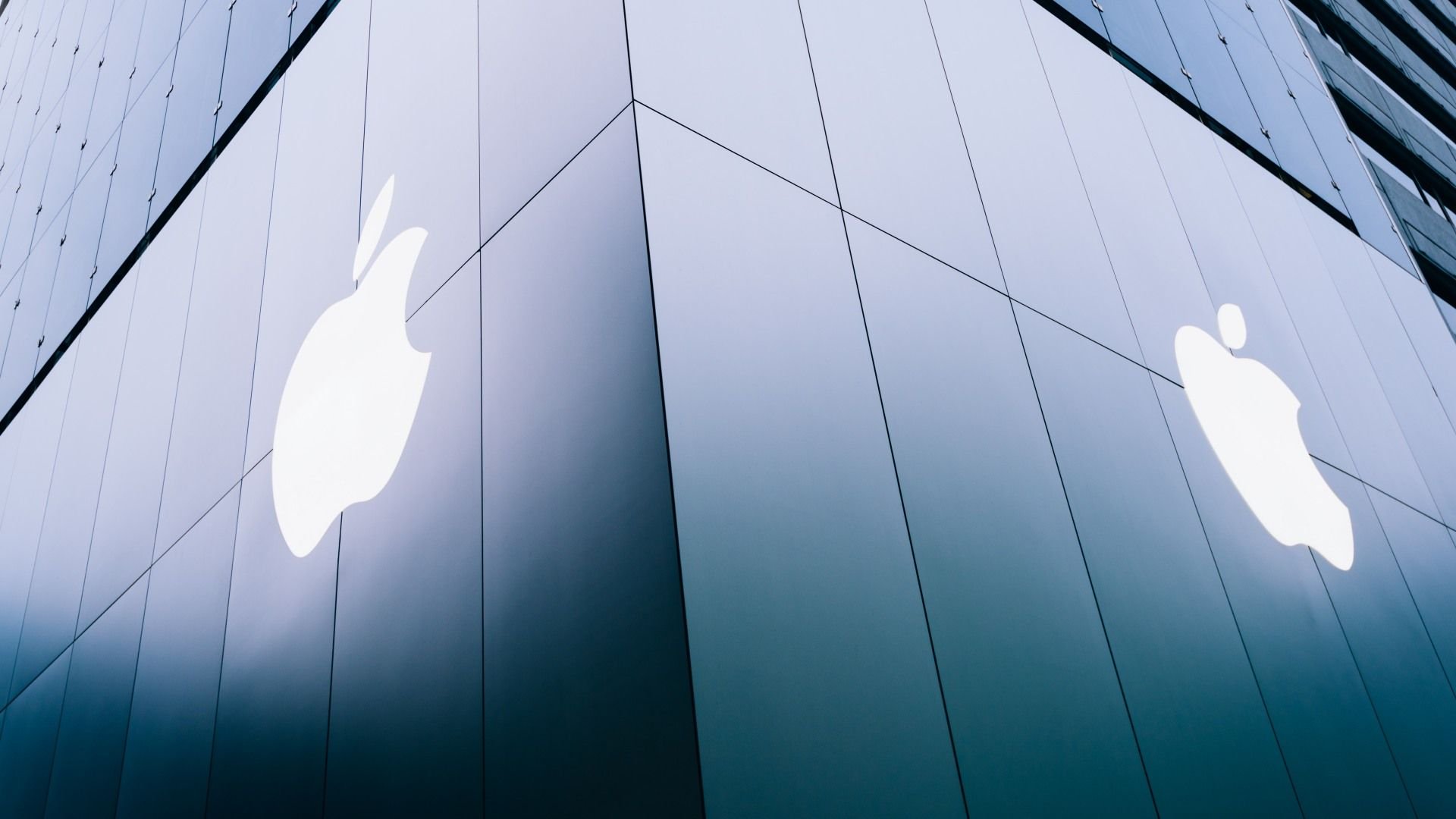 Apple investirá mais US$ 100 bilhões nos EUA para fugir de tarifas de Trump