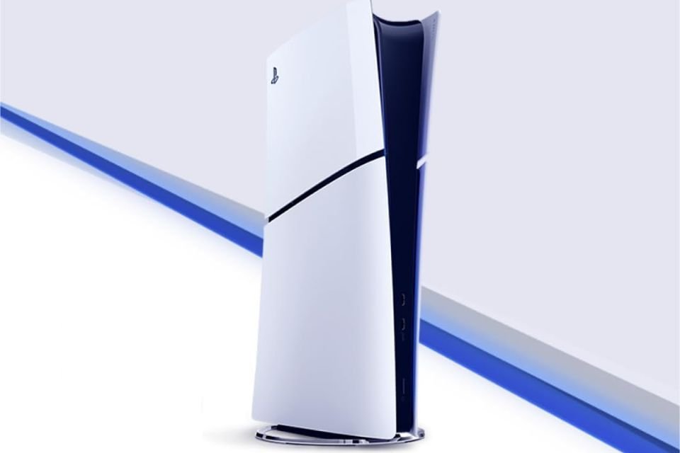 PS5 Slim com jogos ASTRO BOT e Gran Turismo 7 em promoção; aproveite O PlayStation 5 Slim é a versão mais compacta do console de nova geração da Sony, mantendo a mesma potência de hardware do modelo original em um design mais fino e leve. Com suporte a gráficos em 4K, taxa de atualização elevada e áudio 3D, o console foi desenvolvido para oferecer desempenho e imersão em jogos e entretenimento. console-playstation-5-slim.jpg