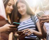 Apps que geram nudes falsos com IA viram febre entre adolescentes britânicos