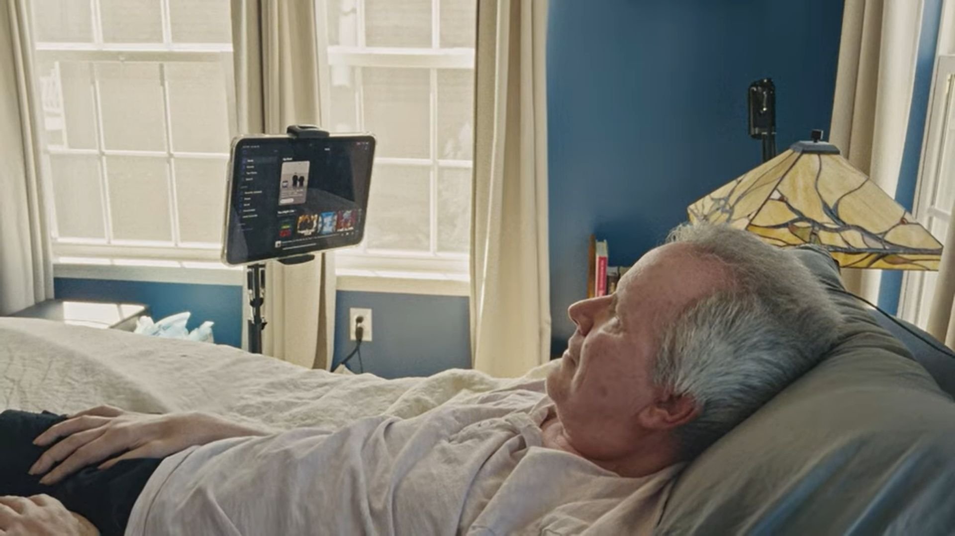 Implante cerebral permite homem com paralisia controlar iPad com pensamentos