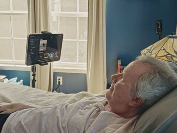 Implante cerebral permite homem com paralisia controlar iPad com pensamentos