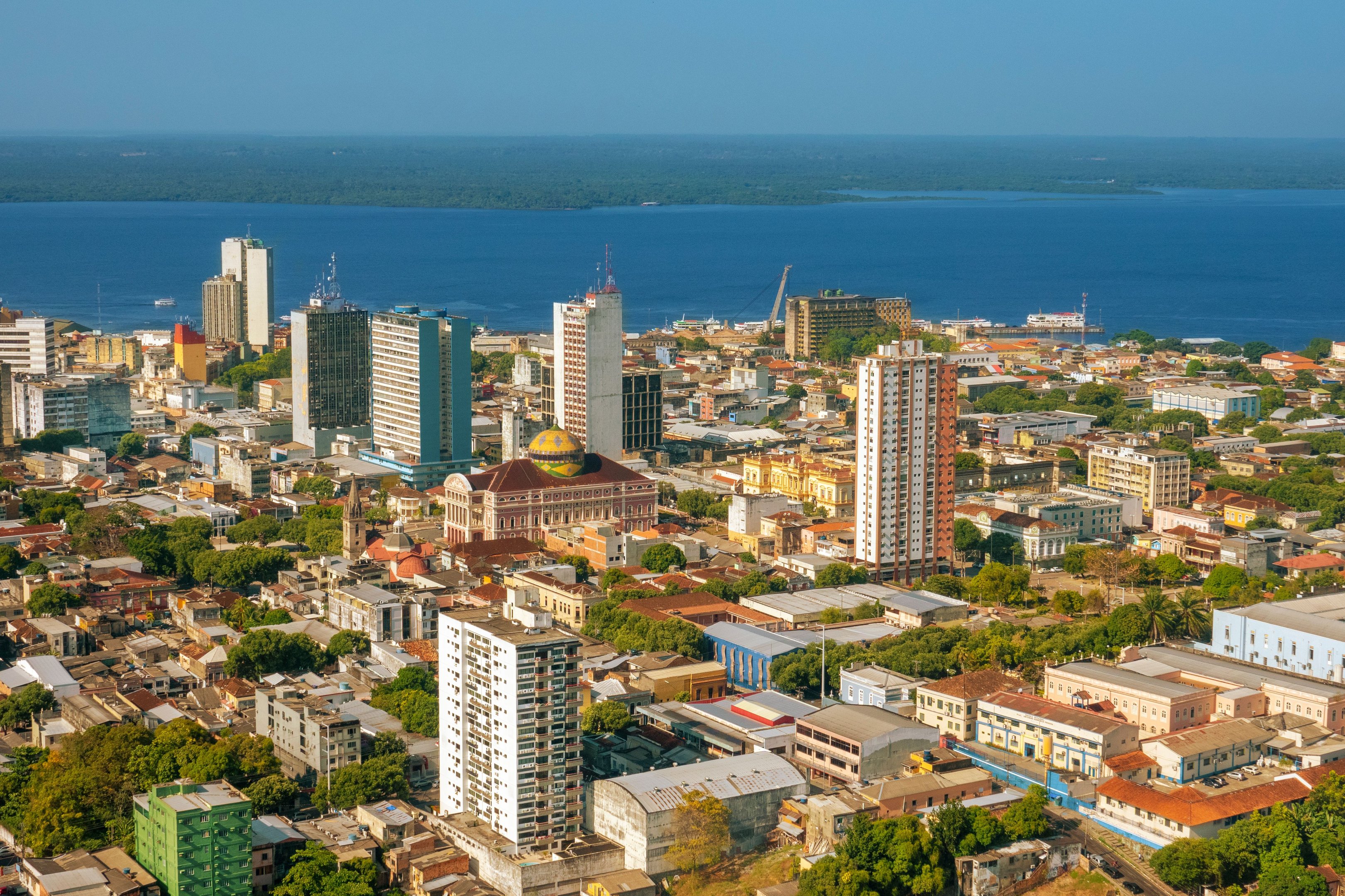 Startup brasileira está popularizando telecirurgias com IA no Amazonas Nos anos 2000, o engenheiro de telecomunicações Leonardo Melo foi surpreendido com uma pergunta aparente simples do seu irmão, médico. Como resolver uma questão tão complicada no Brasil como a telemedicina? Embora parecesse um questionamento temporário, Melo começou a estudar e destrinchar o assunto. GettyImages-1094217536.jpg
