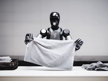 Robô humanoide de empresa norte-americana agora até dobra roupas