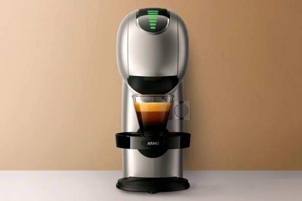 Cafeteiras Dolce Gusto em promoção e com adaptador e capsulas de brinde; confira Começar o dia com uma deliciosa xícara de café pode fazer toda a diferença na nossa rotina. Na verdade, sejamos honestos: qualquer hora é hora de tomar um cafezinho. dolce-gusto-Genio-S-Touch-960x640.jpg