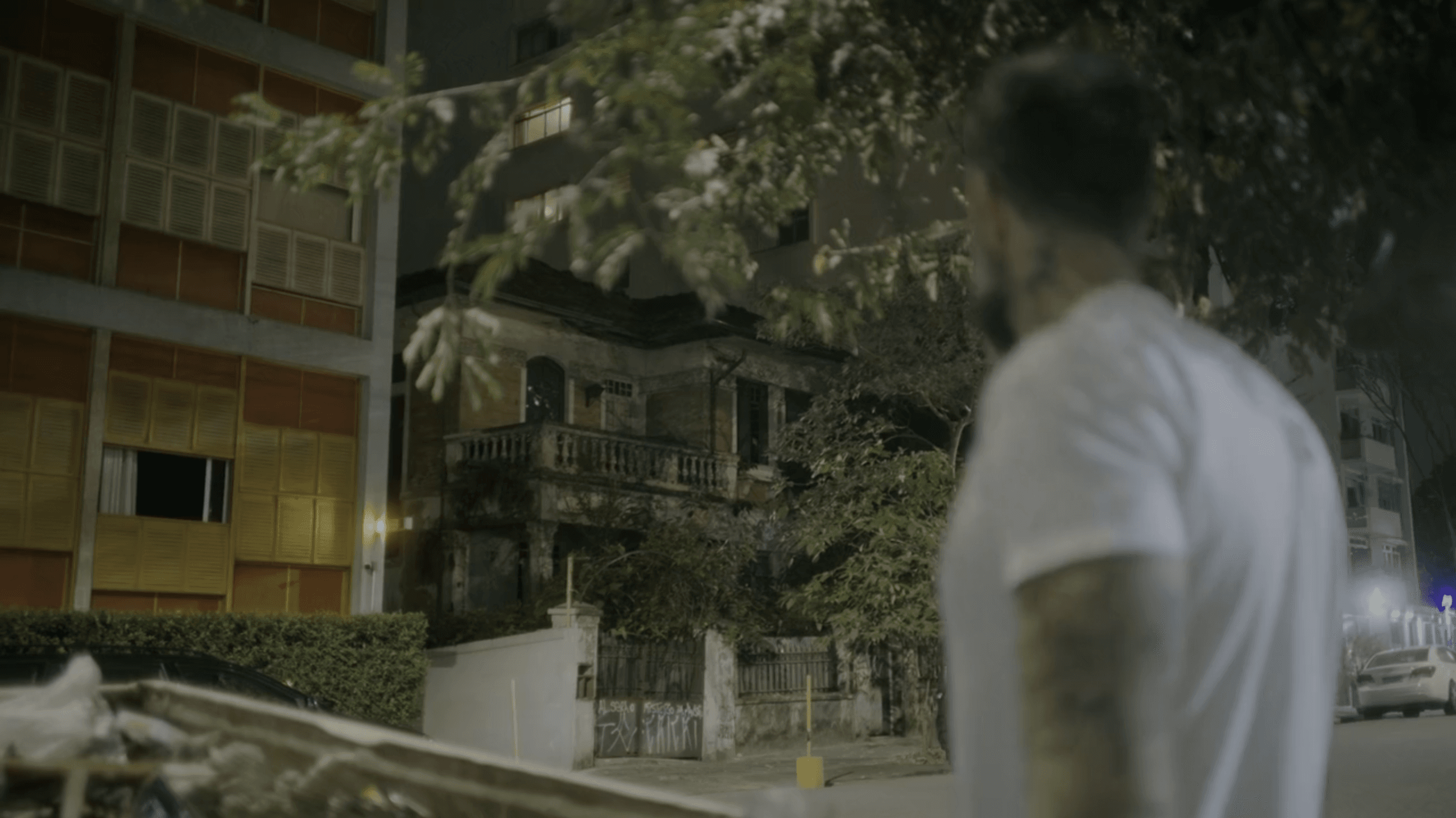 Como estão Margarida e Renê Bonetti, de A Mulher da Casa Abandonada, hoje em dia? O caso de Margarida Bonetti, conhecido pelo podcast e agora pela série documental A Mulher da Casa Abandonada no Prime Video, continua a intrigar o público. A história ganhou fama em 2022, quando o jornalista Chico Felitti revelou a identidade da misteriosa moradora de uma mansão em ruínas em Higienópolis, São Paulo, acusada de manter uma empregada doméstica em condições análogas à escravidão nos Estados Unidos. Como estão Margarida e Renê Bonetti, de A Mulher da Casa Abandonada, hoje em dia?