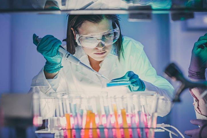 cientista-em-laboratorio