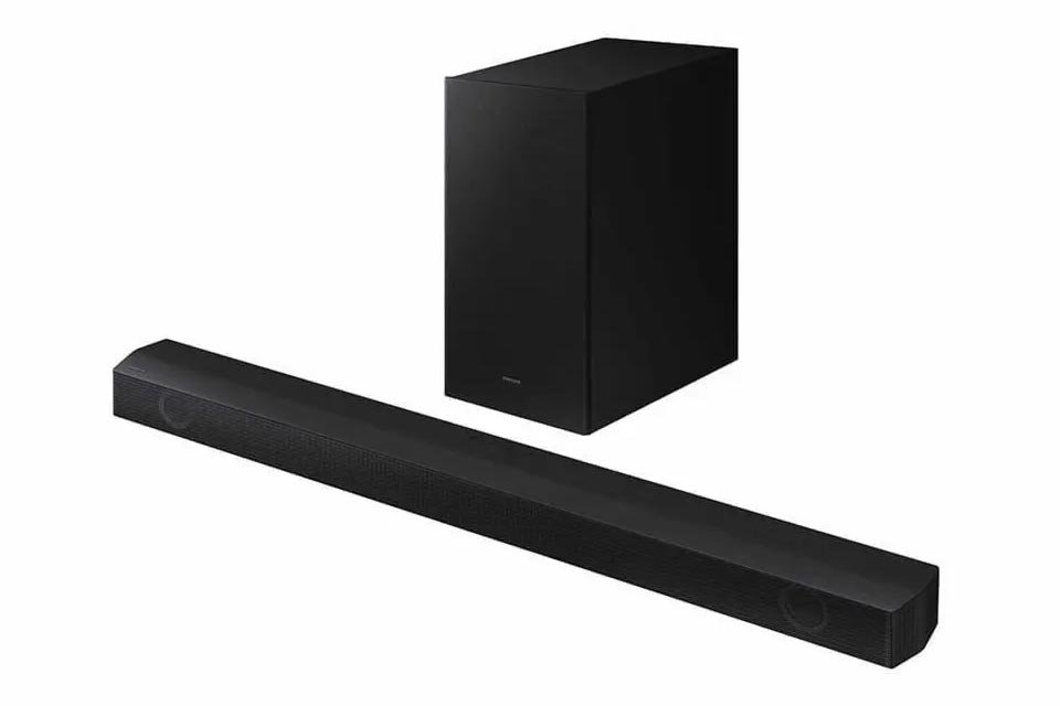 Combo com Smart TV 50 polegadas e Soundbar Samsung HW-B550 com desconto; confira Quando o assunto é tecnologia, a Samsung é uma das marcas mais reconhecidas em todo o mundo. E seus produtos vão além dos celulares e tablets: a empresa também tem em seu catálogo várias opções de TVs e equipamentos de áudio. Soundbar-Samsung-HW-B550-960x640.jpg