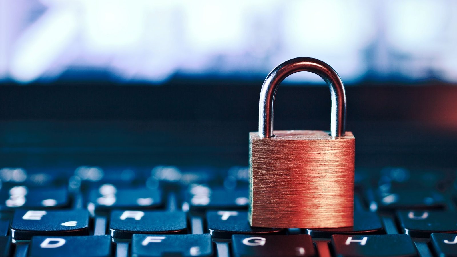 Criminosos utilizam golpes com voz para roubar dados e até controlar PCs das vítimas