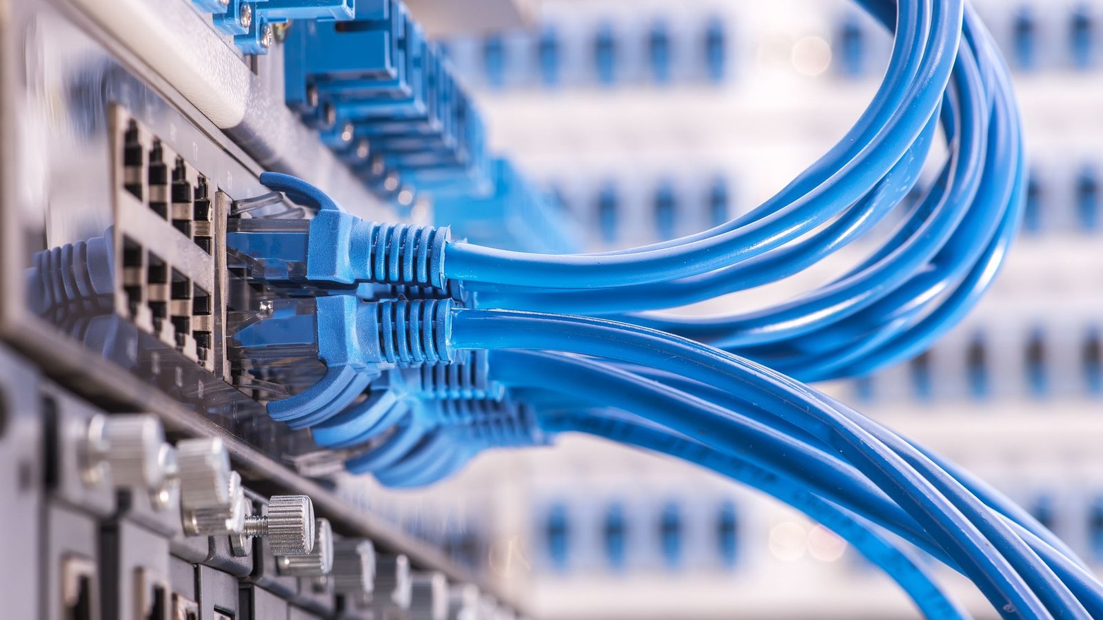 O que é a taxa de rede? Entenda o assunto que pode deixar a internet mais cara