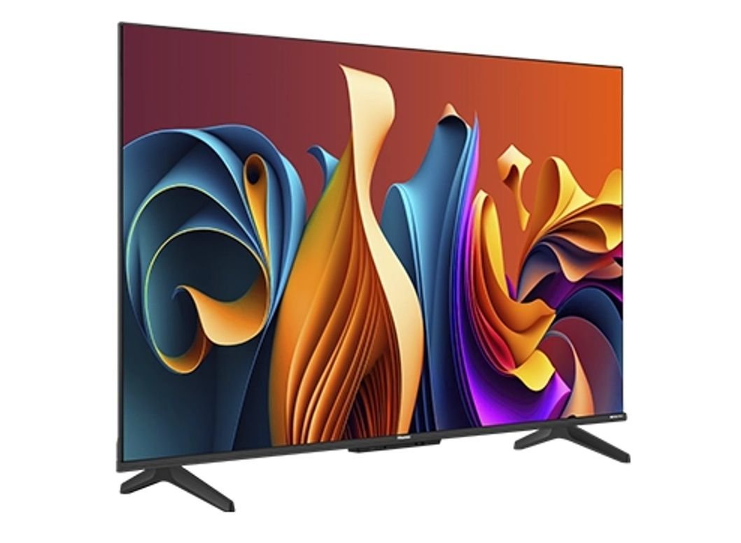 Não compre agora! 7 Smart TVs que devem ficar mais baratas na Black Friday A tarefa de comprar um novo aparelho de TV é árdua com tantos modelos diferentes. Na pesquisa, você normalmente se depara com várias opções de configuração, que vão do tipo de tela e o tamanho do painel até recursos adicionais. smart-tv-Hisense-55U6N