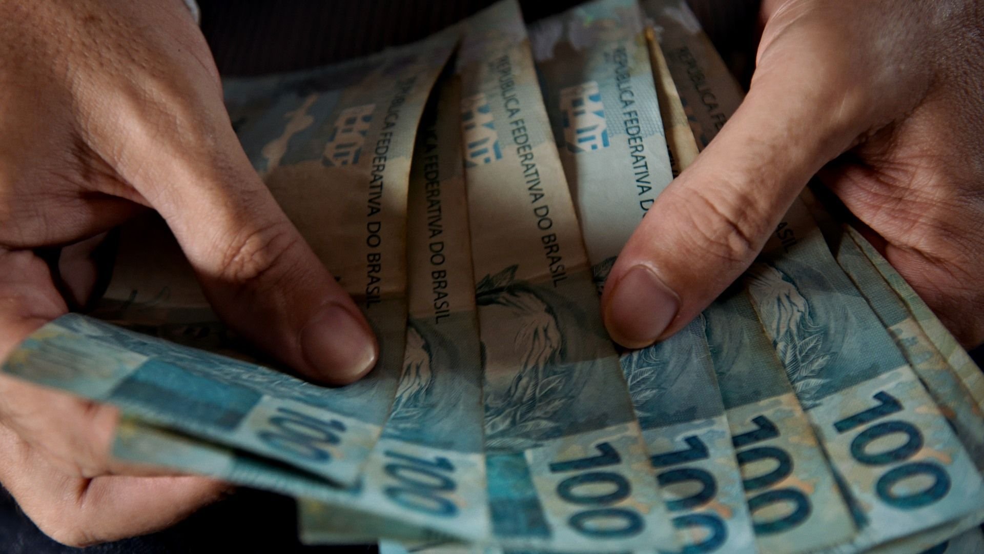 Fake news sobre taxação do Pix ajudou PCC a lavar dinheiro, diz Receita