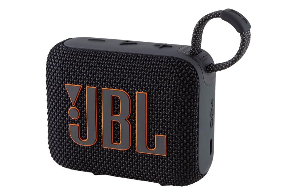 Fones e caixas de som JBL por menos de R$310 no Magazine Luiza; aproveite Quando o assunto é áudio, a JBL é uma das marcas mais populares em todo o mundo. Conhecida por unir potência e qualidade de som, os itens da marca hoje fazem parte do cotidiano de pessoas de todas as idades. Caixa-de-Som-Bluetooth-JBL-GO4-960x640.jpg