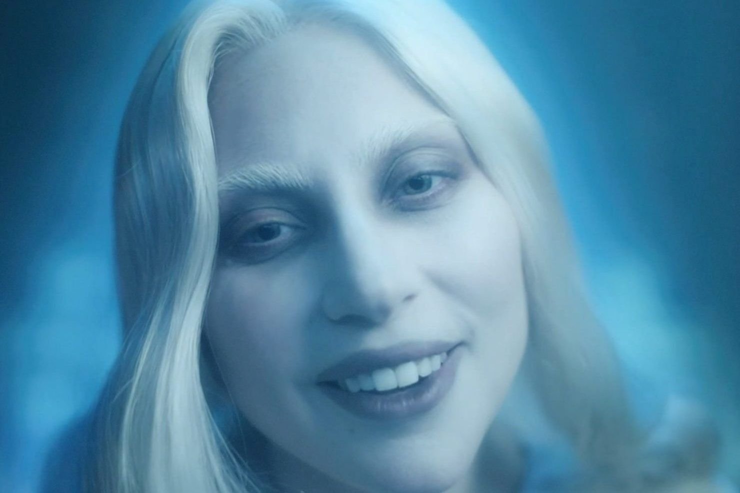 Papel-Lady-Gaga-Wandinha-Temporada-2-02.jpg