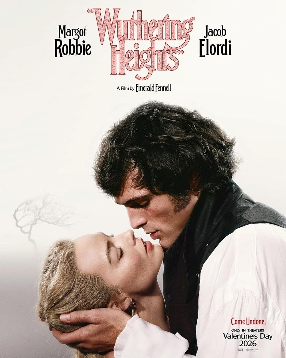 Margot Robbie e Jacob Elordi em O Morro dos Ventos Uivantes.