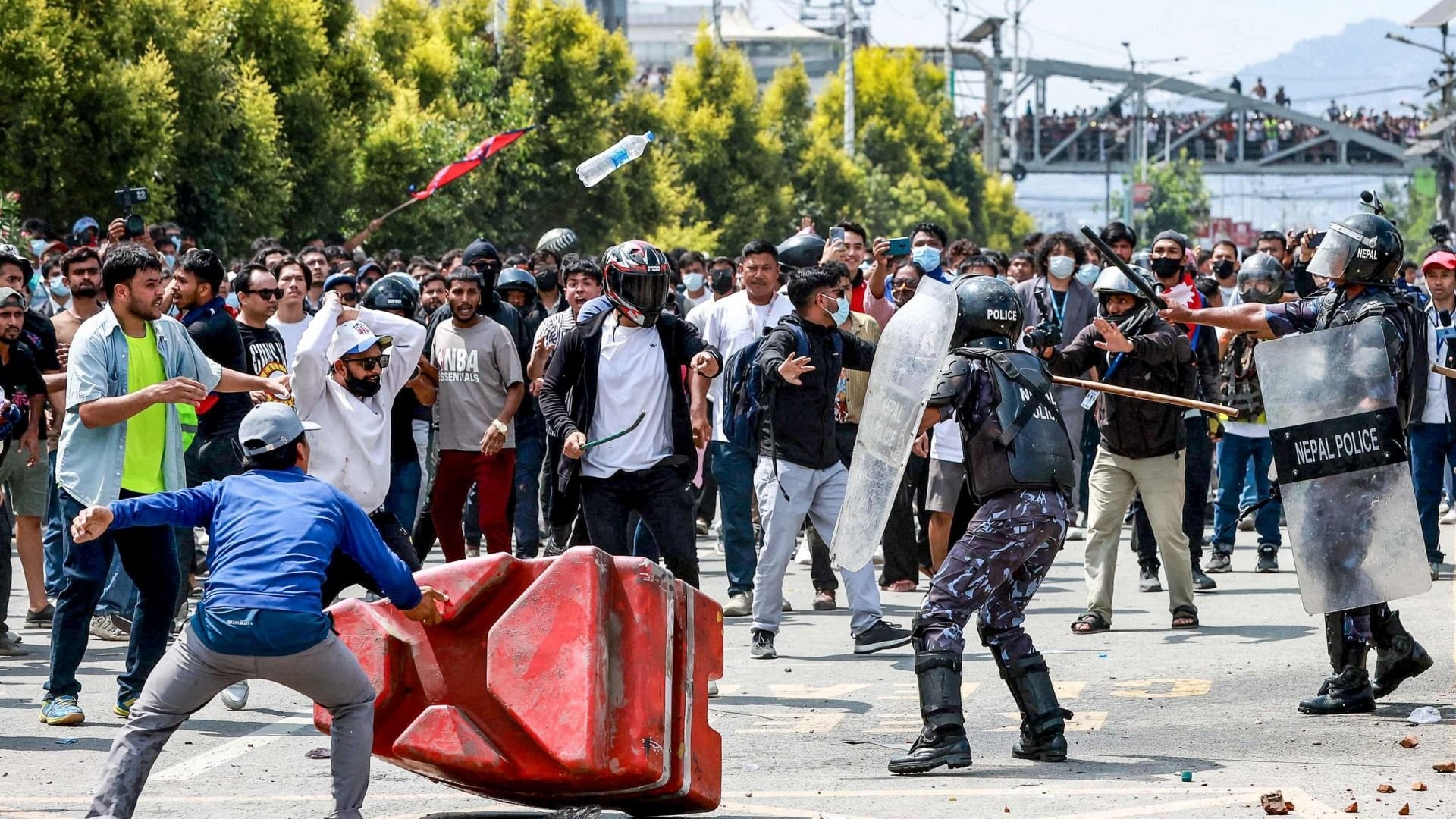 Nepal bane redes sociais e 13 pessoas morrem em protestos