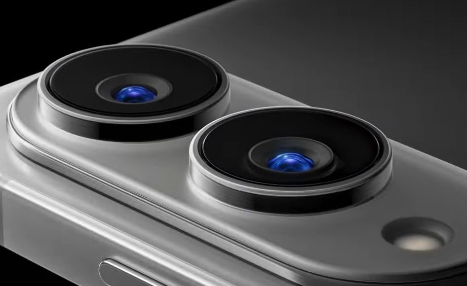 iPhone Air x Galaxy S25 Edge: o que muda entre os ultrafinos de Apple e Samsung? O mercado de smartphones ganhou em 2025 um novo segmento que já tem uma rivalidade acirrada. Trata-se do setor de celulares "ultrafinos", que são modelos de baixa espessura e ainda mais leves que os aparelhos atualmente à venda. galaxy-s25-edge-prata-cameras