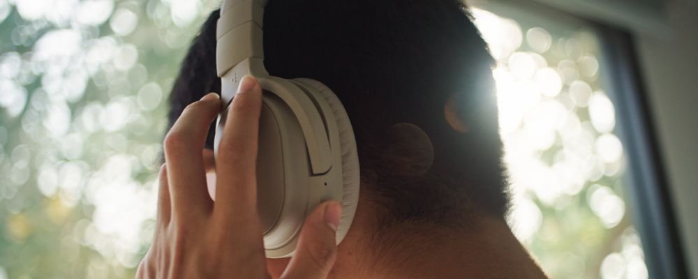 Fones de ouvido em promoção na Amazon; confira modelos Baseus, Apple e mais a partir de R$45