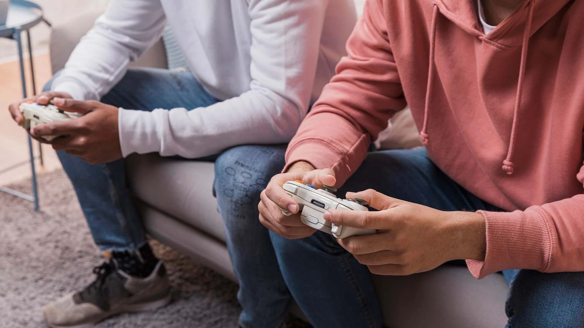Games são a causa da violência com armas, diz político dos Estados Unidos O secretário de Saúde e Serviços Humanos dos Estados Unidos, Robert F. Kennedy Jr., afirmou em coletiva de imprensa recente que os videogames podem estar entre as possíveis causas da violência armada no país. Games são a causa da violência com armas, diz político dos Estados Unidos