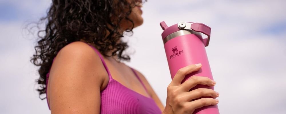 Stanley traz Tumbler Térmico com R$100 OFF no site oficial; aproveite o cupom