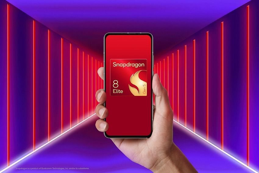 Qualcomm confirma Snapdragon 8 Elite Gen 5 como novo chip entusiasta A Qualcomm confirmou que o seu próximo chip topo de linha será anunciado na próxima semana e terá o nome de Snapdragon 8 Elite Gen 5. Embora essa revelação já fosse algo esperado, a companhia também precisou explicar a motivação pela escolha desse nome, já que parece que a empresa pulou algumas gerações em seu cronograma. qualcomm-confirma-snapdragon-8-elite-gen-5
