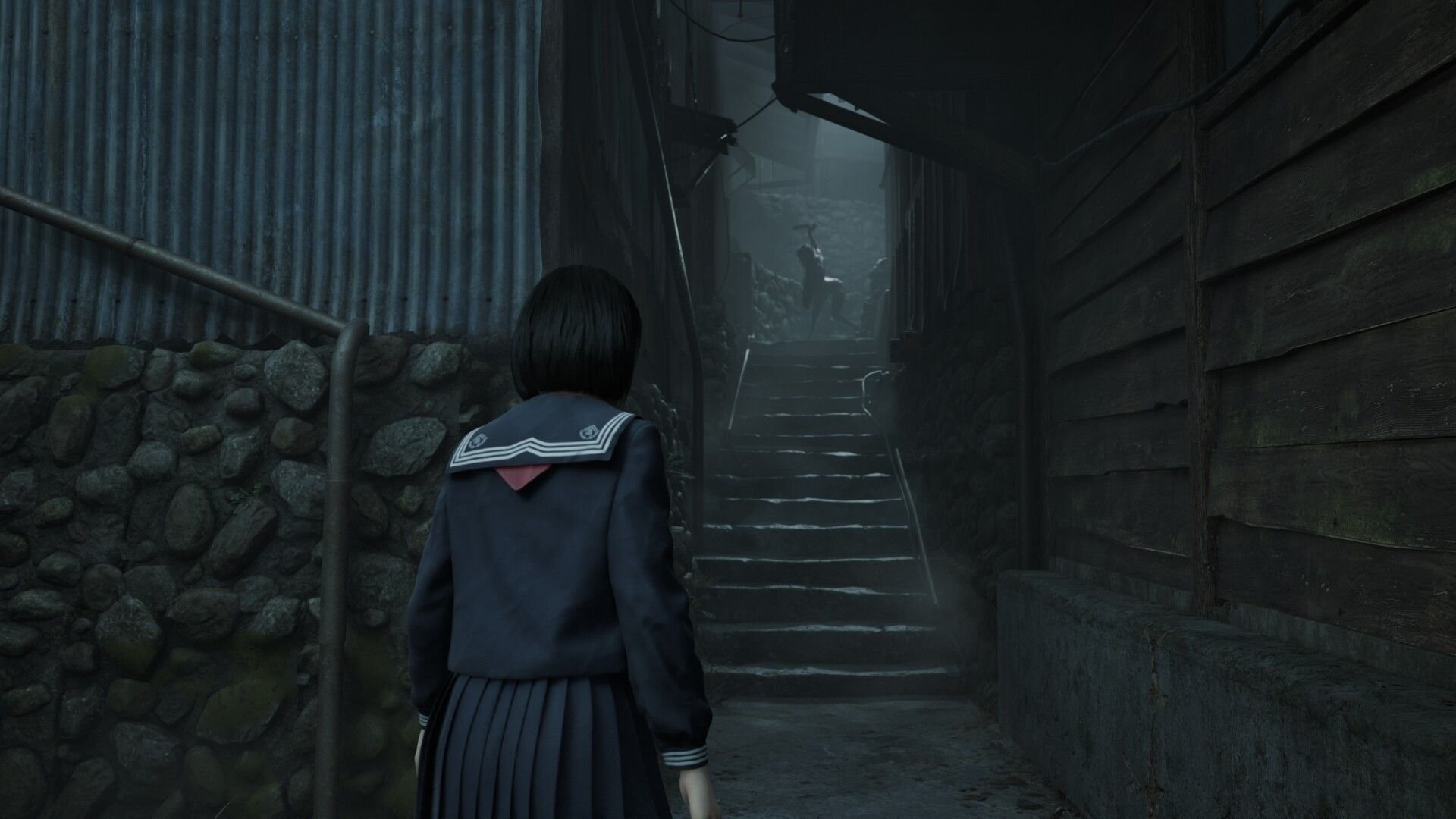 Cena do jogo Silent Hill F, com uma garota em uma cidade misteriosa envolta em névoa.
