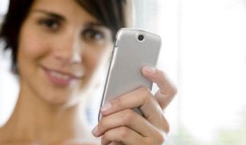 Quem manda mais mensagens eróticas no celular? O homem ou a mulher?