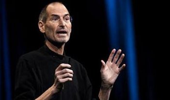 Fãs da Apple prestam homenagem a Steve Jobs