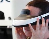 Visor de realidade virtual da Sony coloca você frente a tela de 750"