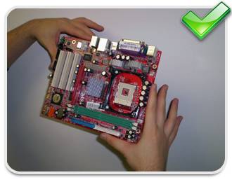 Tome mutio cuidado com a placa mãe! Sem ela o computador não funciona!