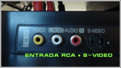 Ao menos você deve encontrar entradas RCA e S-VIDEO