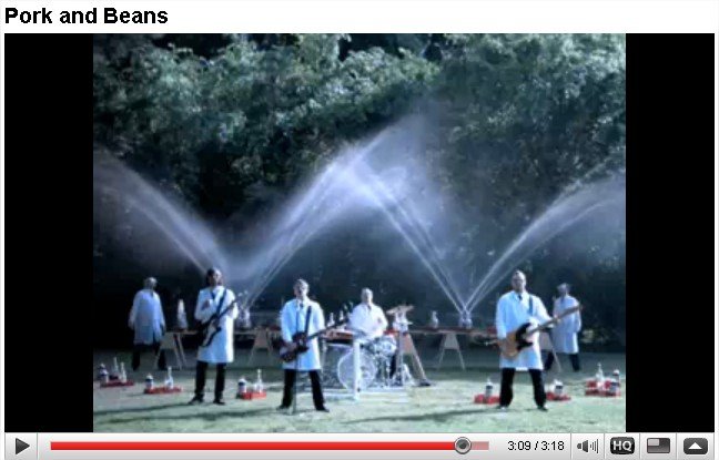Clique aqui para assistir ao vídeo do Weezer!