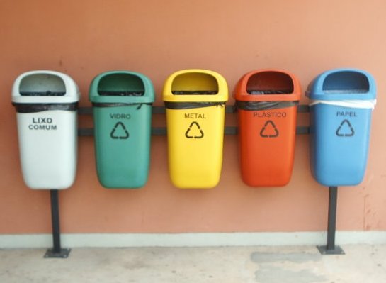 Pensamento ecológico vai muito além da simples reciclagem e coleta seletiva do lixo.