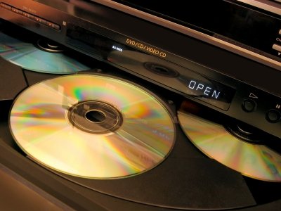 É preciso comprar adaptadores para um aparelho de DVD reproduzir um DVD-Audio com qualidade