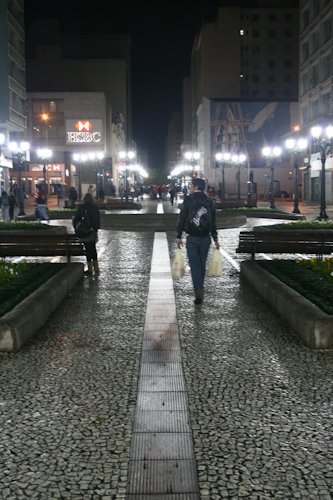 Calçadão da rua XV de Novembro, Curitiba.