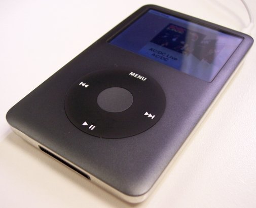 O iPod de 120 GB, com nova frente.