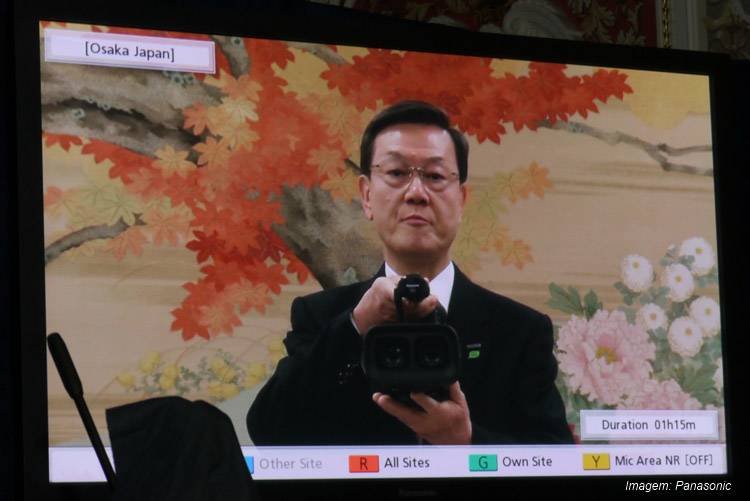 O presidente da Panasonic Fumio Ohtsubo abre a conferência