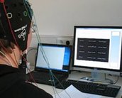 Captação de ondas cerebrais para controlar o computador