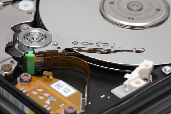 Nenhuma tecnologia  ainda consegue superar a capacidade de armazenamento dos discos rígidos