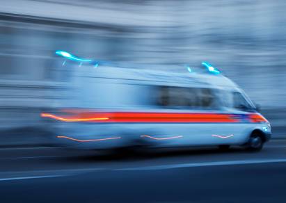 O tempo de transporte até um hospital é crucial na sobrevivência de casos graves - istock
