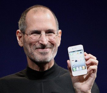 Steve Jobs é eleito o homem mais esperto da tecnologia.