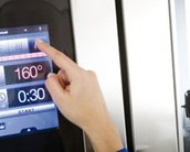 Tecnologia touchscreen chega às geladeiras