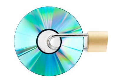 Os DVDs comerciais normalmente são protegidos pelo sistema CSS.