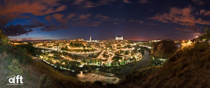 Toledo iluminada por 3.000 flashes