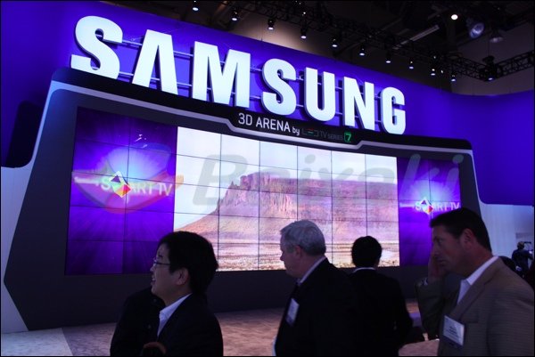 Painéis 3D e em alta resolução no estande da Samsung.
