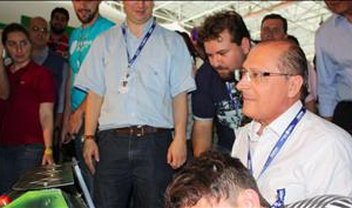 Geraldo Alckmin marca presença na Campus Party